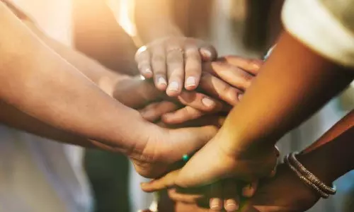 கலெக்டர் அலுவலக பணியாளர்கள் சமத்துவ நாள் உறுதிமொழி ஏற்பு