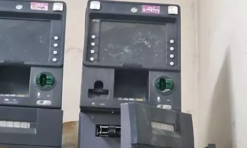 காஞ்சிபுரம் அருகே ஏ.டி.எம். எந்திரத்தை உடைத்து கொள்ளை முயற்சி