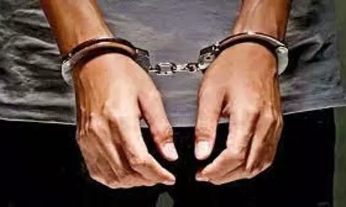 வழிப்பறியில் ஈடுபட்ட 4 பேர் கைது