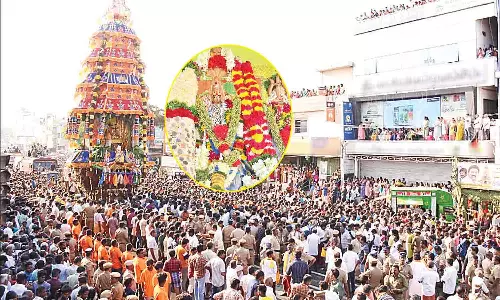 கோலாகலமாக நடைபெற்ற உடுமலை மாரியம்மன் கோவில் தேரோட்டம் - பல்லாயிரக்கணக்கான பக்தர்கள் சாமி தரிசனம்