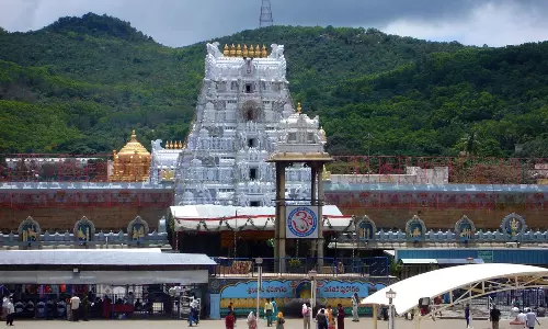 புகார் எதிரொலி - மீண்டும் ஸ்கேன் முறையை கையில் எடுத்த திருப்பதி தேவஸ்தானம்