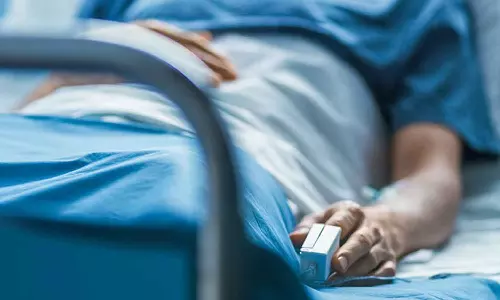 பிறந்த நாள் கொண்டாட்டத்தால் சுய நினைவை இழந்த மருத்துவ கல்லூரி மாணவர்- 4 மாணவர்கள் சஸ்பெண்டு