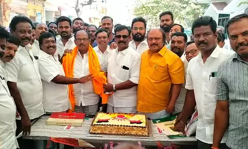 தி.மு.க. பொதுக்குழு உறுப்பினர் எஸ்.கோபால் பிறந்தநாள் விழா-எதிர்க்கட்சி தலைவர் சிவா தலைமையில் கொண்டாட்டம்