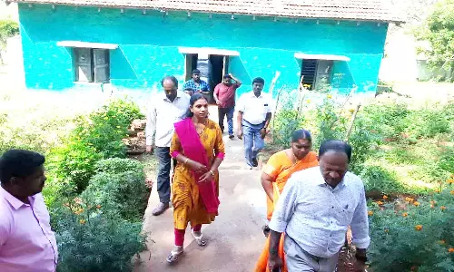 ஏலகிரி மலையில் பழங்குடியினர் மாணவர்கள் தங்கும் விடுதியில் அதிகாரி ஆய்வு