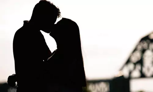 தாடி வைத்த வாலிபர்களை முத்தமிடும் முன்பு பெண்கள் இருமுறை யோசிக்க வேண்டும்- டாக்டர் எச்சரிக்கை