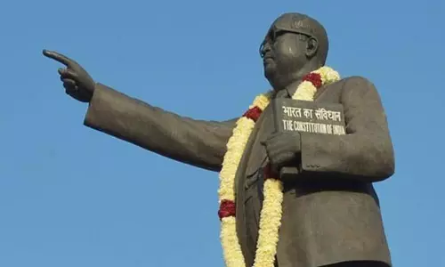 அம்பேத்கர் சிலைக்கு மரியாைத
