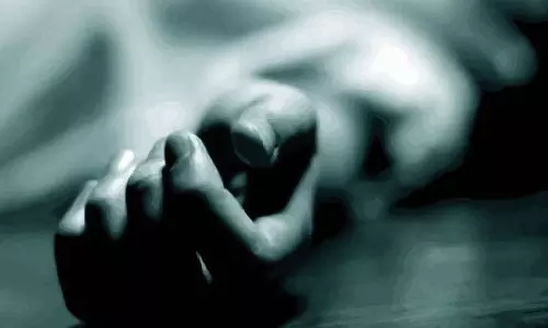 தீராத வயிற்று வலியால் அவதிப்பட்ட பெண் தூக்கு போட்டு தற்கொலை