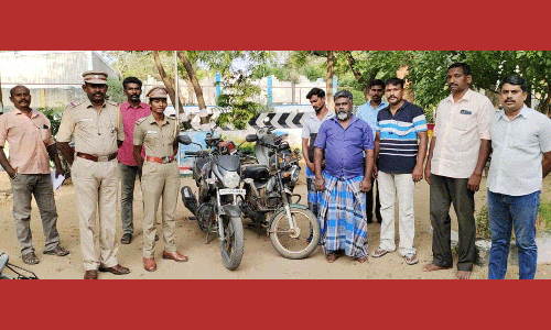 மோட்டார்சைக்கிள் திருடியவர்களை 2மணி நேரத்தில் பிடித்த போலீசார்