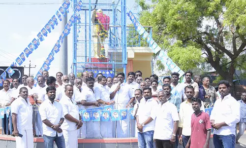 அம்பேத்கர் சிலைக்கு அனைத்து கட்சியினர் மரியாதை