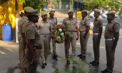 உயிரிழந்த தீயணைப்பு வீரர்களுக்கு அஞ்சலி