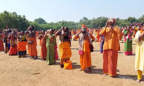 திருவண்ணாமலை கிரிவலப் பாதையில் ஒரே நேரத்தில் 1008 சங்கு முழங்கும் விழா