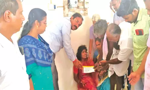 ஆற்றில் மூழ்கி உயிரிழந்த கல்லூரி மாணவர் குடும்பத்திற்கு அரசு ரூ.2 லட்சம் நிதி உதவி