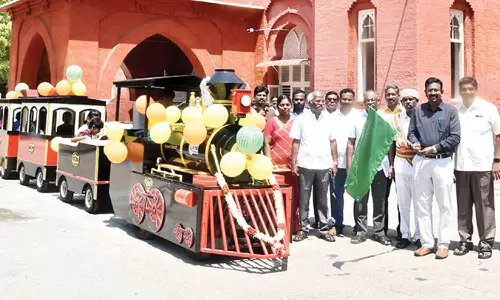 தஞ்சாவூர் அருங்காட்சியகத்தில் குழந்தைகள் விளையாட ரெயில் சேவை