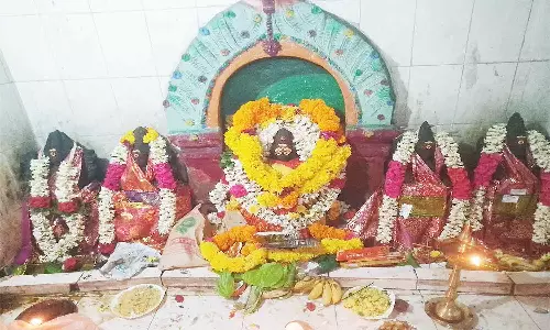 வீரமாகாளியம்மன் கோவிலில் சிறப்பு பூஜை