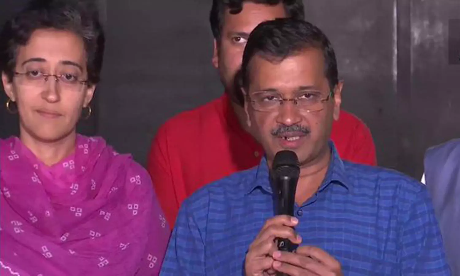 மக்கள் ஆதரவு இருப்பதால் எங்களை அழிக்க முடியாது - கெஜ்ரிவால் ஆவேசம் மக்கள் ஆதரவு இருப்பதால் எங்களை அழிக்க முடியாது - கெஜ்ரிவால் ஆவேசம்