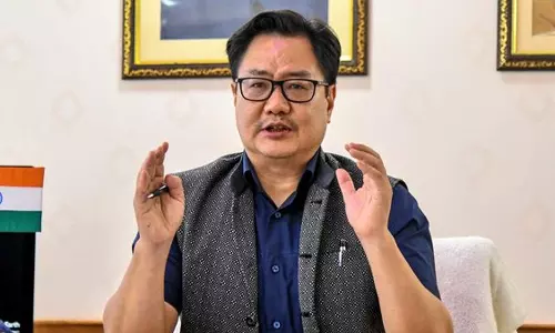 குற்றவாளி என தீர்ப்பு அளித்தால் கோர்ட்டு மீதும் வழக்கு போடுங்கள்: கெஜ்ரிவாலை கிண்டல் செய்த கிரண் ரிஜிஜூ