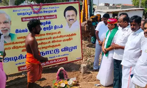 மாதப்பூர் ஊராட்சியில் ஜல்ஜீவன் திட்டத்தில் குடிநீர் வழங்க அடிக்கல் நாட்டு விழா
