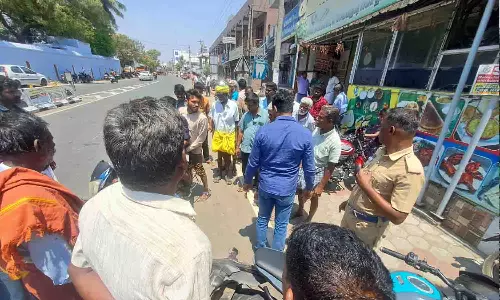 ஊத்துக்குளி நான்கு ரோடு சந்திப்பில் விபத்துக்களை தடுக்க நடவடிக்கை எடுக்கப்படுமா?