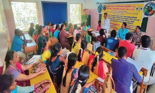 அரசு, அரசு உதவி பெறும் பள்ளி- கல்லூரிகளில் யோகா ஆசிரியர்கள் நியமிக்க வேண்டும்- ஆசிரியர்கள் கூட்டத்தில் தீர்மானம்