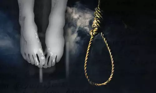 இளம்பெண் தூக்கிட்டு தற்கொலை