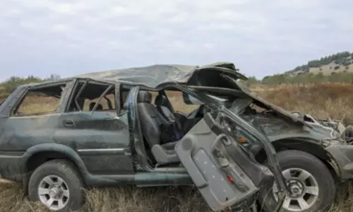 துருக்கி- கிரீஸ் எல்லையில் நேருக்கு நேர் கார்கள் மோதி விபத்து: 6 அகதிகள் உயிரிழப்பு