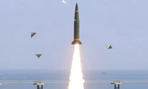 வடகொரியாவின் ஏவுகணை சோதனைக்கு மத்தியில் அமெரிக்கா-ஜப்பான்-தென்கொரியா கூட்டு ராணுவ பயிற்சி