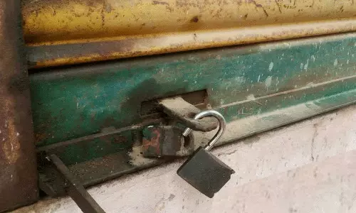 பொன்மலையில் டாஸ்மாக் பூட்டு உடைப்பு