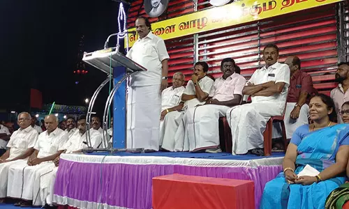 முதல்-அமைச்சர் மு.க.ஸ்டாலின் ஆட்சியில் உயர் கல்வி படிக்கும் பெண்களின் எண்ணிக்கை அதிகரித்துள்ளது- சுரண்டை பொதுக்கூட்டத்தில் திண்டுக்கல் ஐ. லியோனி பேச்சு