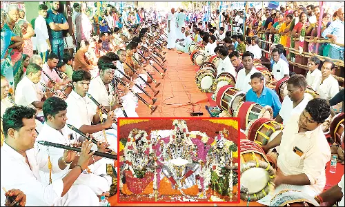 108 நாதஸ்வர, தவில் வாத்தியங்களுடன் அழகுமுத்து அய்யனாருக்கு திருக்கல்யாணம்