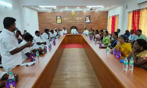 மரக்காணத்தில்  அனுமதியின்றி செயல்படும் கல் குவாரிகள் மீது நடவடிக்கை எடுக்க வேண்டும்