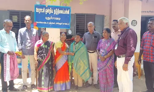 அரசு பள்ளி மாணவனுக்கு பாராட்டு விழா