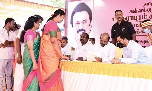 தேவபாண்டலத்தில் மக்களை தேடி மனுக்கள் பெறும் முகாம்அமைச்சர் எ.வ.வேலு பங்கேற்பு