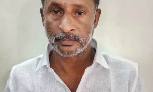 நடுக்கடலில் பெண் கழுத்தறுத்துக் கொலை