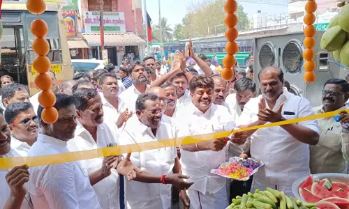 பரமக்குடியில் தி.மு.க. நீர்,மோர் பந்தல் திறப்பு