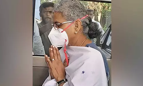 பல் பிடுங்கிய விவகாரத்தில் நள்ளிரவு வரை நடந்த விசாரணை: அதிகாரி அமுதா முன்பு இன்று மேலும் 3 பேர் நேரில் ஆஜர்