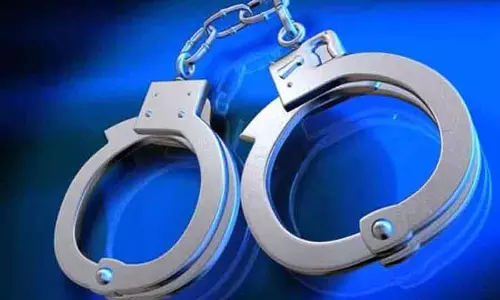 கோவயைில் டாஸ்மாக் பார் அருகே வாலிபரை குத்திக் கொன்ற நபர் கைது