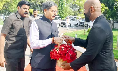 கேந்திரிய வித்யாலயா பள்ளி மாணவர்கள்- ஆசிரியர்களுடன் கவர்னர் கலந்துரையாடல்