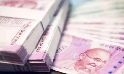 ரூ.6 ஆயிரம் கோடி சுருட்டிய நிறுவனத்திடம் ரூ.5 கோடி பேரம்- ரூ.30 லட்சம் லஞ்சம் வாங்கிய சென்னை போலீஸ் அதிகாரி