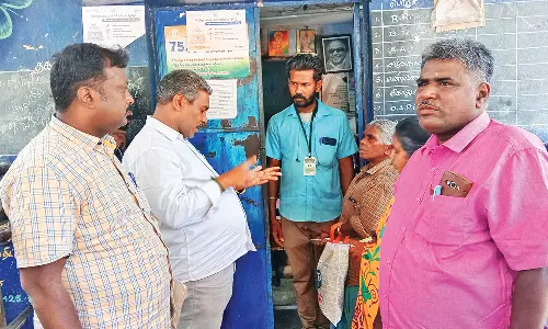 தாண்டிக்குடி ரேசன் கடையில் அதிகாரிகள் திடீர் ஆய்வு