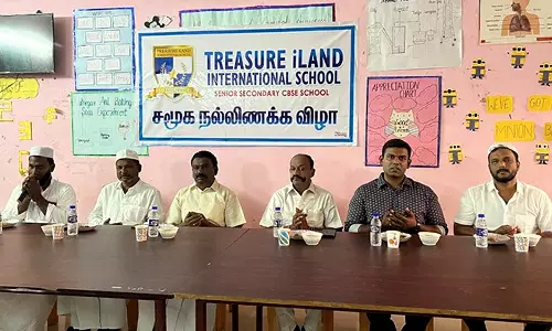 செங்கோட்டை ட்ரஷர் ஐலண்ட் பள்ளியில் சமூக நல்லிணக்க விழா