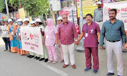 உலக கல்லீரல் தினத்தையொட்டி ஷிபா மருத்துவமனை சார்பில் விழிப்புணர்வு மனித சங்கிலி