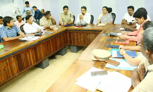 மதுரை சித்திரை திருவிழா: முன்னேற்பாடு பணிகள் குறித்து மேயர் ஆலோசனை