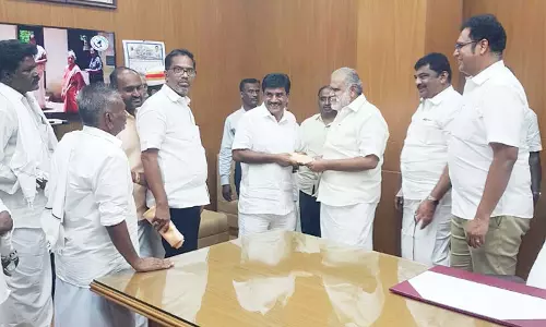 மலைகிராமங்களுக்கு சாலைவசதி அமைத்து தர கோரிக்கை