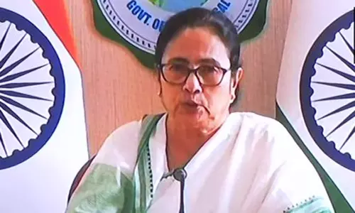 கட்சி அந்தஸ்து குறித்து அமித்ஷாவுடன் போனில் பேசியதை நிரூபித்தால் பதவி விலகுவேன் - மம்தா ஆவேசம்