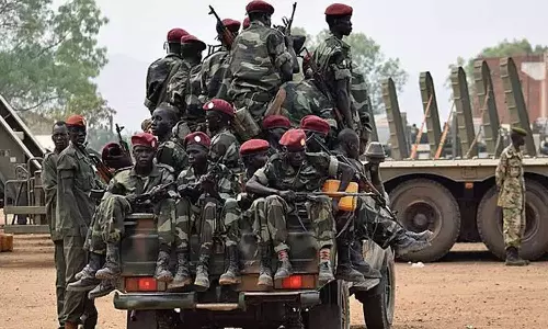 சூடானில் ராணுவம், துணை ராணுவம் மோதல் - பலி எண்ணிக்கை 270 ஆக அதிகரிப்பு