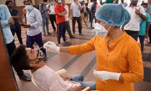 டெல்லியில் கொரோனாவால் கடந்த 24 மணி நேரத்தில் 6 பேர் உயிரிழப்பு- புதிதாக 1,767 பேருக்கு தொற்று உறுதி