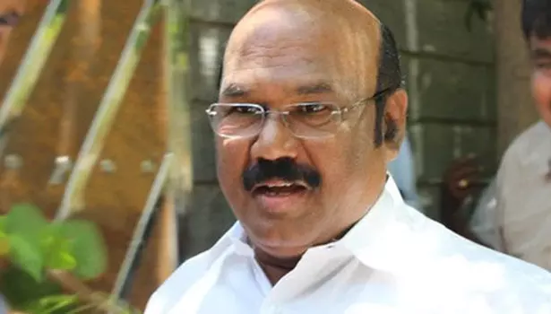 எடப்பாடி பழனிசாமி அறிவித்தவரே அ.தி.மு.க.வின் அதிகாரப்பூர்வ வேட்பாளர்- ஜெயக்குமார் எடப்பாடி பழனிசாமி அறிவித்தவரே அ.தி.மு.க.வின் அதிகாரப்பூர்வ வேட்பாளர்- ஜெயக்குமார்