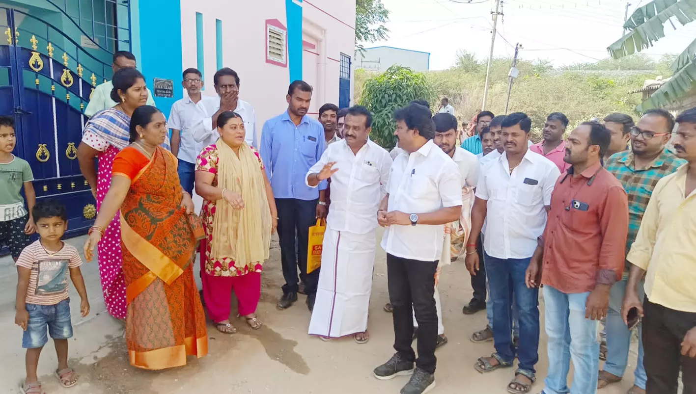 ஒசூர் 22-வது வார்டு பகுதிகளில்மேயர் சத்யா, திடீர் ஆய்வு ஒசூர் 22-வது வார்டு பகுதிகளில்மேயர் சத்யா, திடீர் ஆய்வு