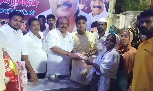 ஏழை, எளிய மக்களுக்கு இலவச மளிகை பொருட்கள்