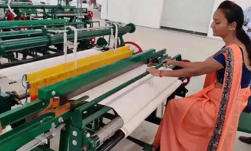 விசைத்தறி பொது பயன்பாட்டு மையத்தை அடுத்த ஆண்டு  செயல்பாட்டுக்கு கொண்டு வர திட்டம்